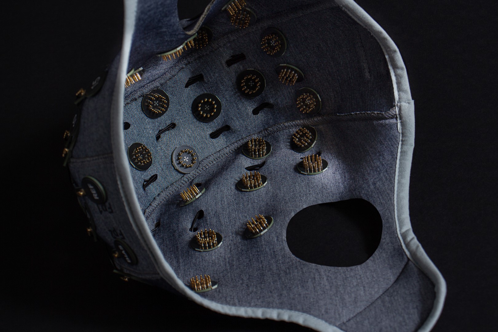 A Comparison of Electrodes: Dry, Wet and Soft - BrainAccess A Comparison of Electrodes: Dry, Wet and Soft